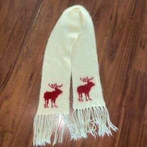 Abercrombie scarf. One size fits most.